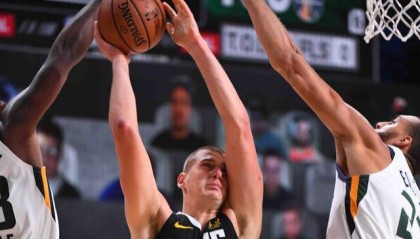  米切尔首节21分骑士半场领先20分轻取魔术