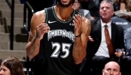  唐斯三分命中森林狼击败爵士