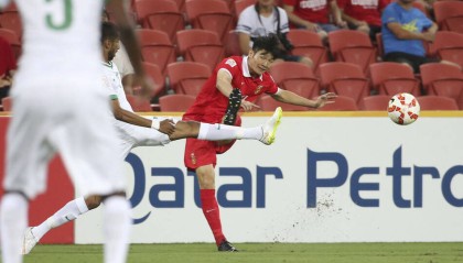  拉齐奥边路传中犀利，制造多次威胁机会