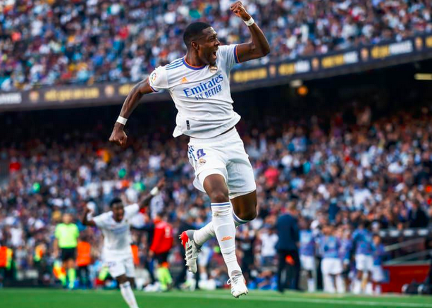  纽伦堡防守铁阵令德甲豪强进攻受阻